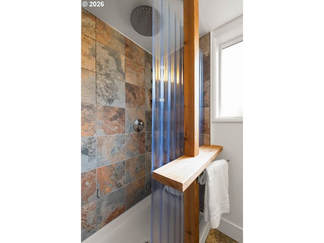 15330 Nw OAKHILLS Dr, Beaverton, OR 97006