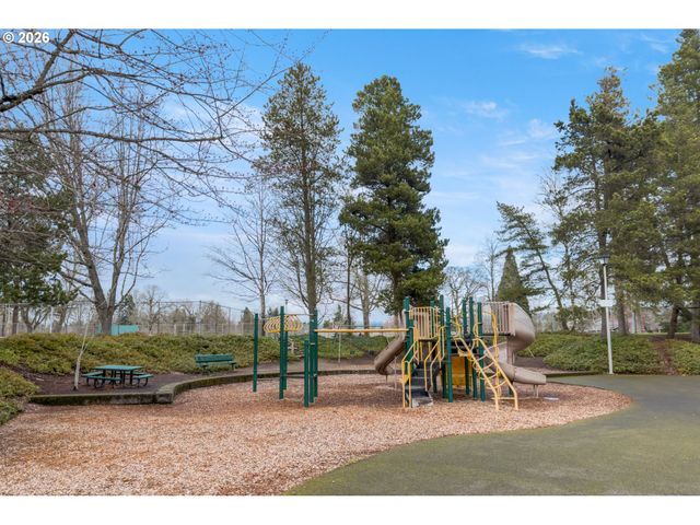 15330 Nw OAKHILLS Dr, Beaverton, OR 97006