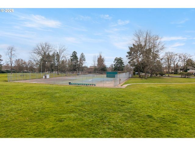 15330 Nw OAKHILLS Dr, Beaverton, OR 97006