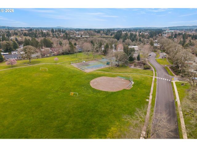 15330 Nw OAKHILLS Dr, Beaverton, OR 97006