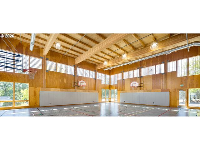 15330 Nw OAKHILLS Dr, Beaverton, OR 97006