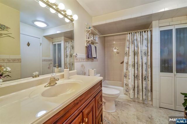 203 Lawrence Drive, Paramus, NJ 07652