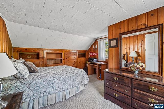 203 Lawrence Drive, Paramus, NJ 07652