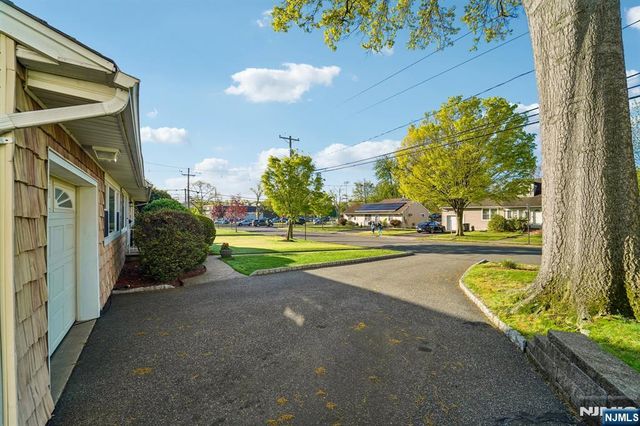 203 Lawrence Drive, Paramus, NJ 07652