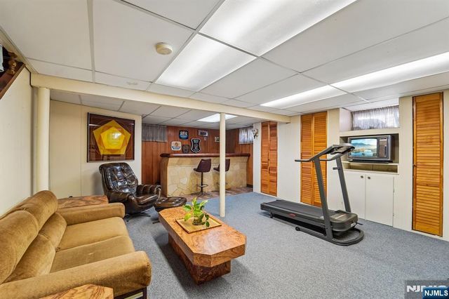 203 Lawrence Drive, Paramus, NJ 07652