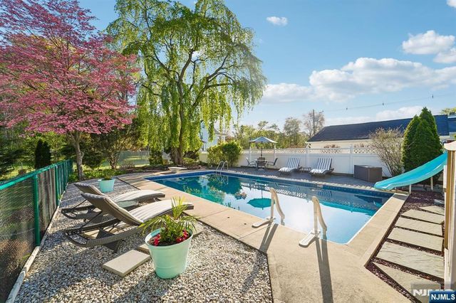 203 Lawrence Drive, Paramus, NJ 07652