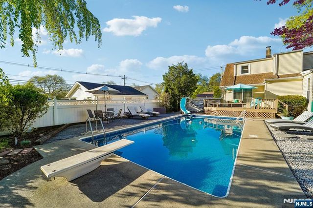 203 Lawrence Drive, Paramus, NJ 07652