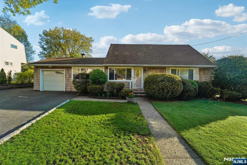 203 Lawrence Drive, Paramus, NJ 07652