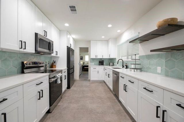 640 Rainbow Ridge, Canyon Lake, TX 78133