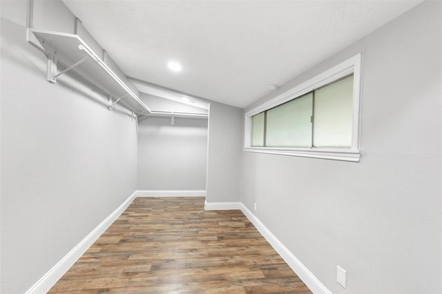 302 E Kay Street, Dayton, TX 77535