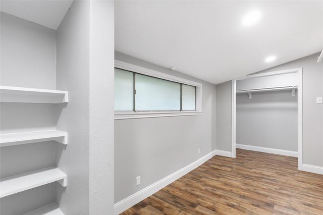302 E Kay Street, Dayton, TX 77535