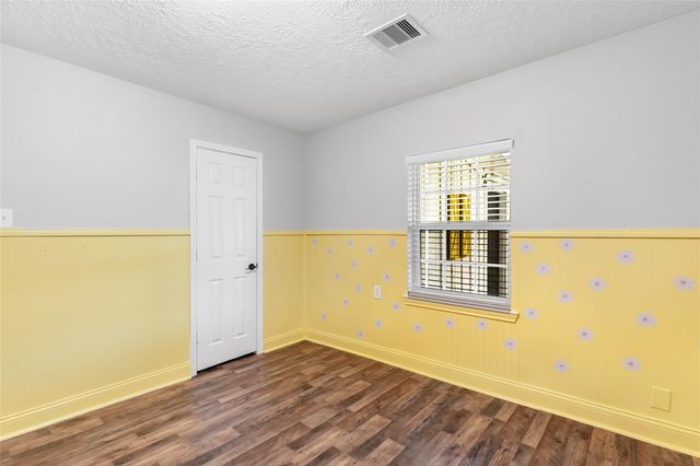 302 E Kay Street, Dayton, TX 77535