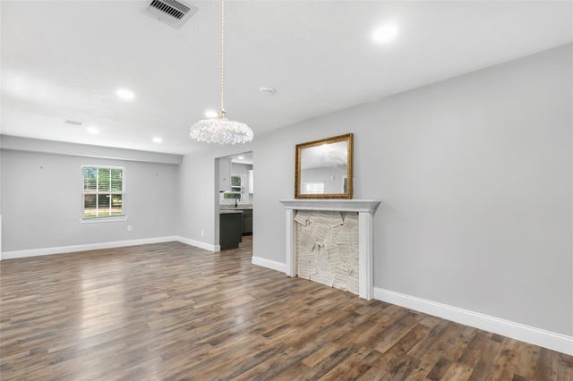 302 E Kay Street, Dayton, TX 77535