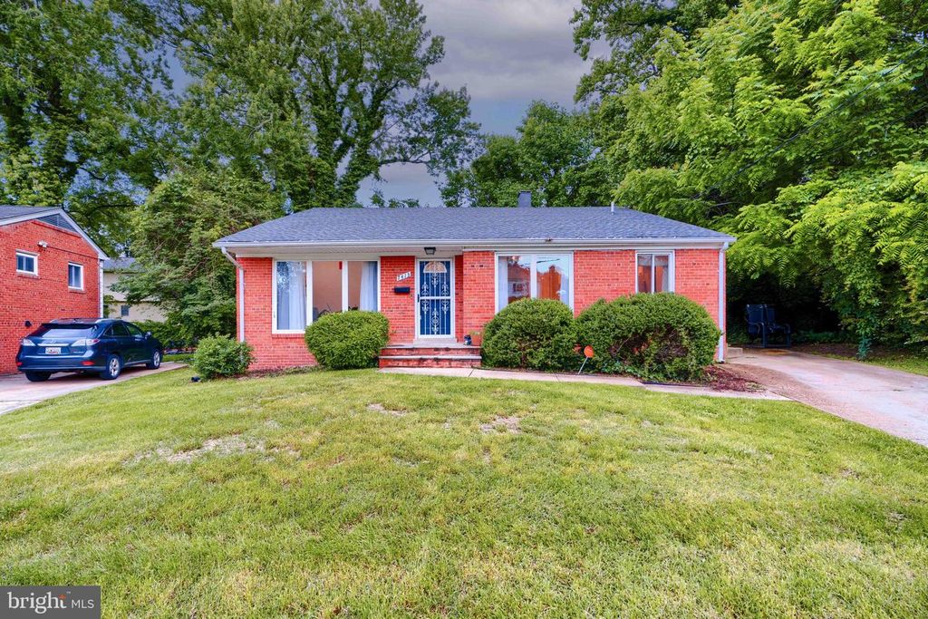7413 DOMINION DR, Oxon Hill, MD 20745
