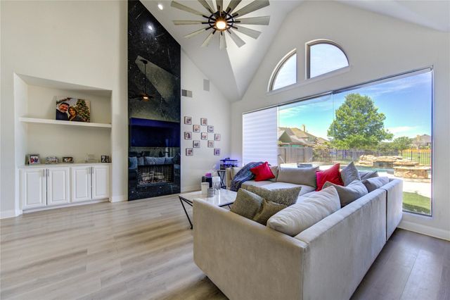 27706 Walsh Crossing Drive, Katy, TX 77494