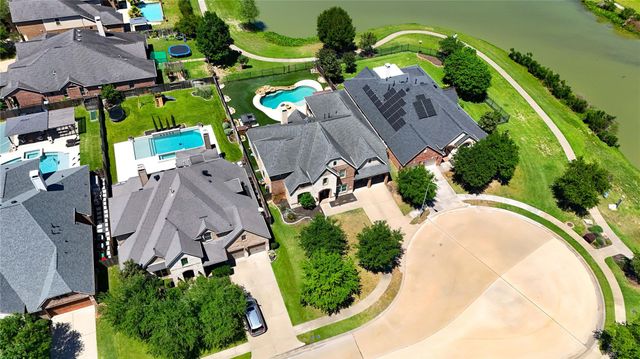 27706 Walsh Crossing Drive, Katy, TX 77494