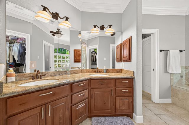 11436 Grand Pine Drive, Montgomery, TX 77356