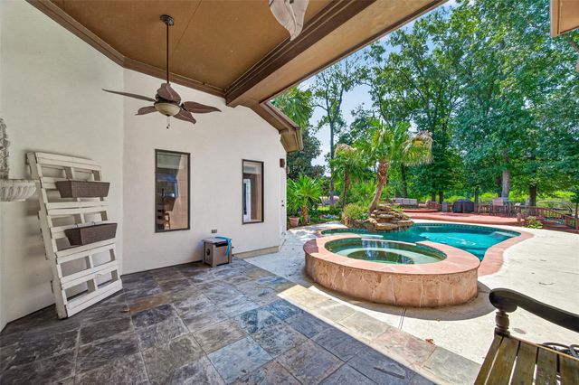 11436 Grand Pine Drive, Montgomery, TX 77356