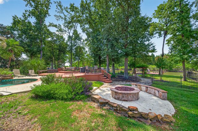 11436 Grand Pine Drive, Montgomery, TX 77356