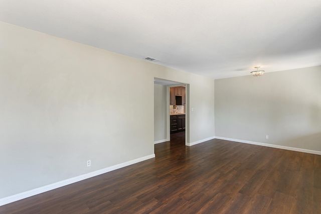 5205 63rd St, Sacramento, CA 95820