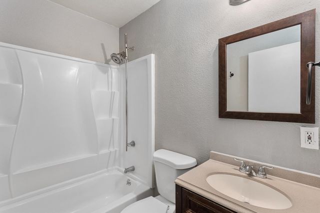 5205 63rd St, Sacramento, CA 95820