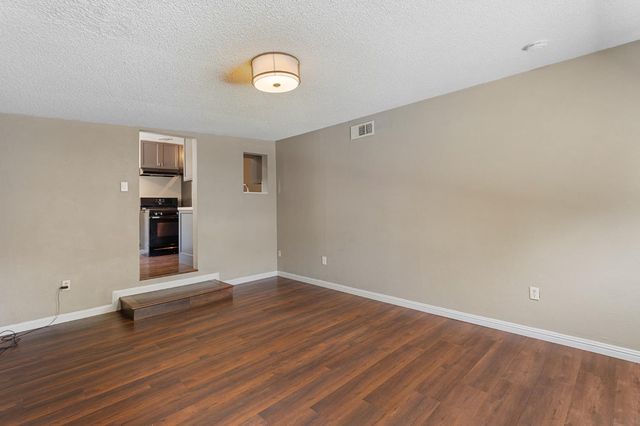 5205 63rd St, Sacramento, CA 95820
