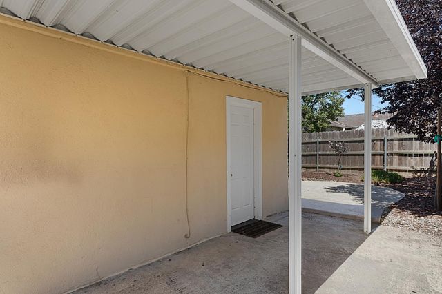 5205 63rd St, Sacramento, CA 95820
