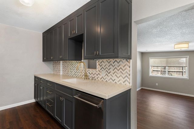 5205 63rd St, Sacramento, CA 95820