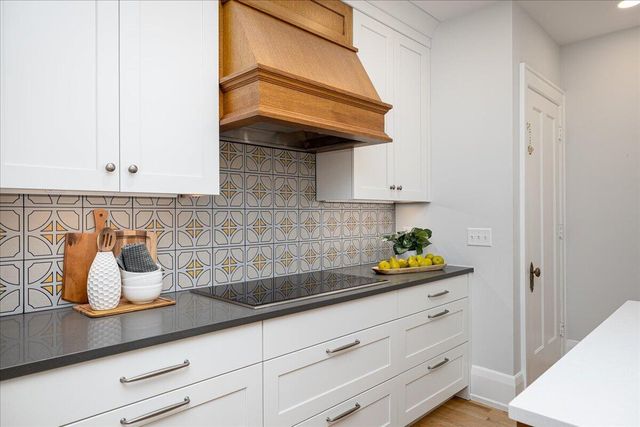 1158 Baldwin Avenue, Ann Arbor, MI 48104