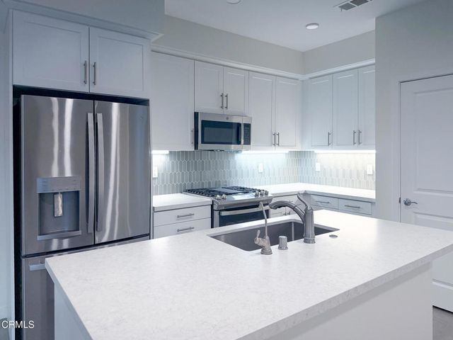 1568 E Thompson Boulevard, Ventura, CA 93001