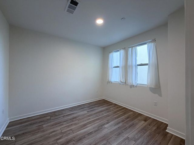 1568 E Thompson Boulevard, Ventura, CA 93001