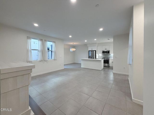 1568 E Thompson Boulevard, Ventura, CA 93001