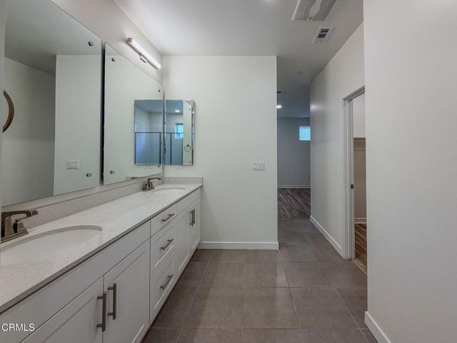 1568 E Thompson Boulevard, Ventura, CA 93001