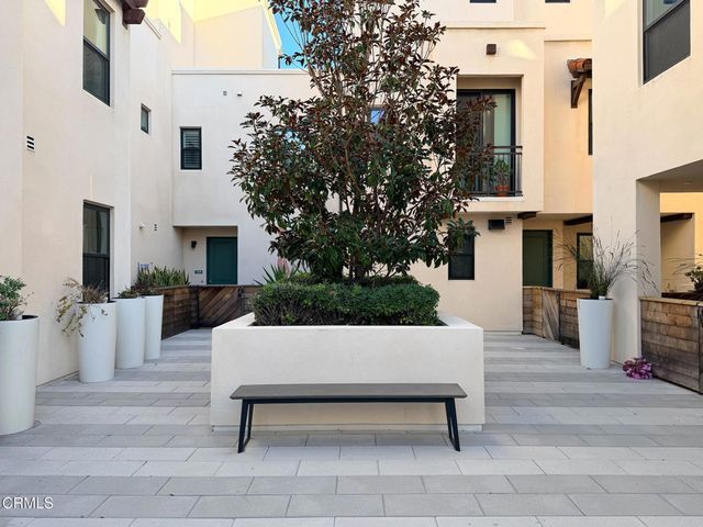 1568 E Thompson Boulevard, Ventura, CA 93001