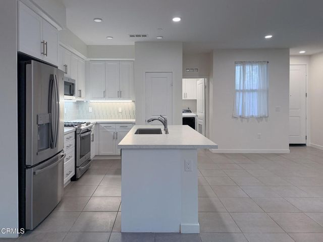 1568 E Thompson Boulevard, Ventura, CA 93001