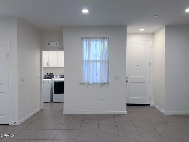 1568 E Thompson Boulevard, Ventura, CA 93001