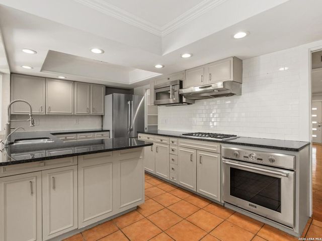 219 TOPHILL RD, San Antonio, TX 78209