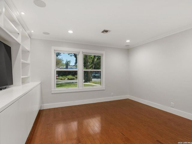 219 TOPHILL RD, San Antonio, TX 78209