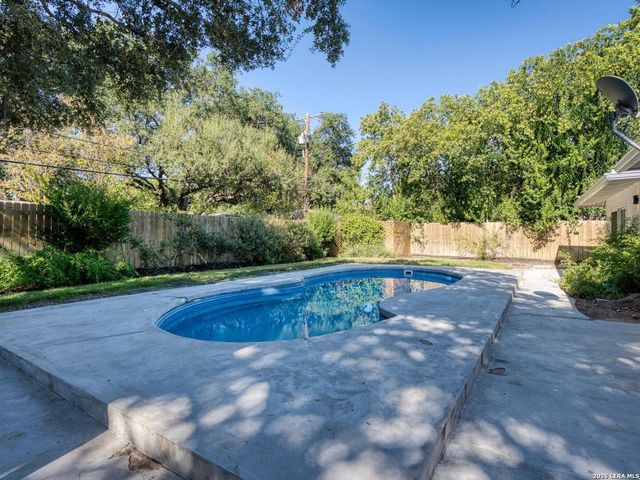 219 TOPHILL RD, San Antonio, TX 78209