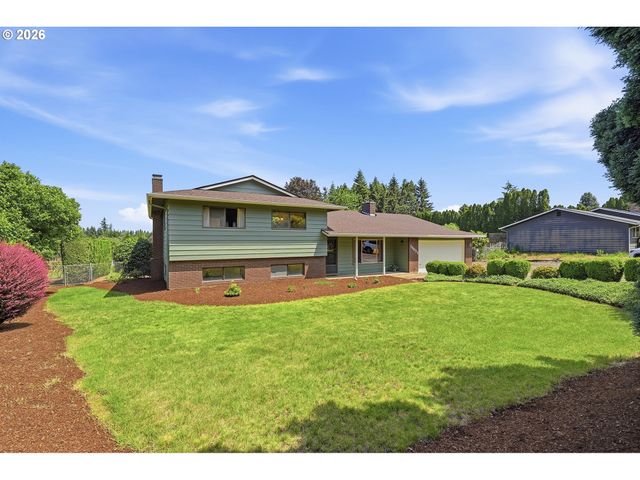 15651 HENRICI Rd, Oregon City, OR 97045