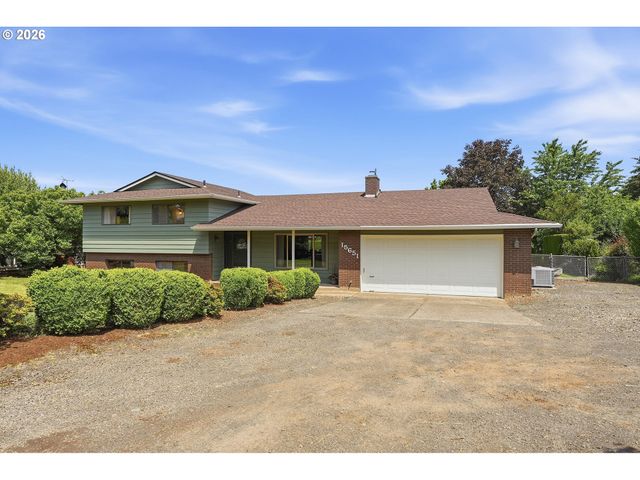15651 HENRICI Rd, Oregon City, OR 97045