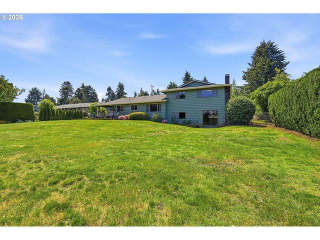 15651 HENRICI Rd, Oregon City, OR 97045