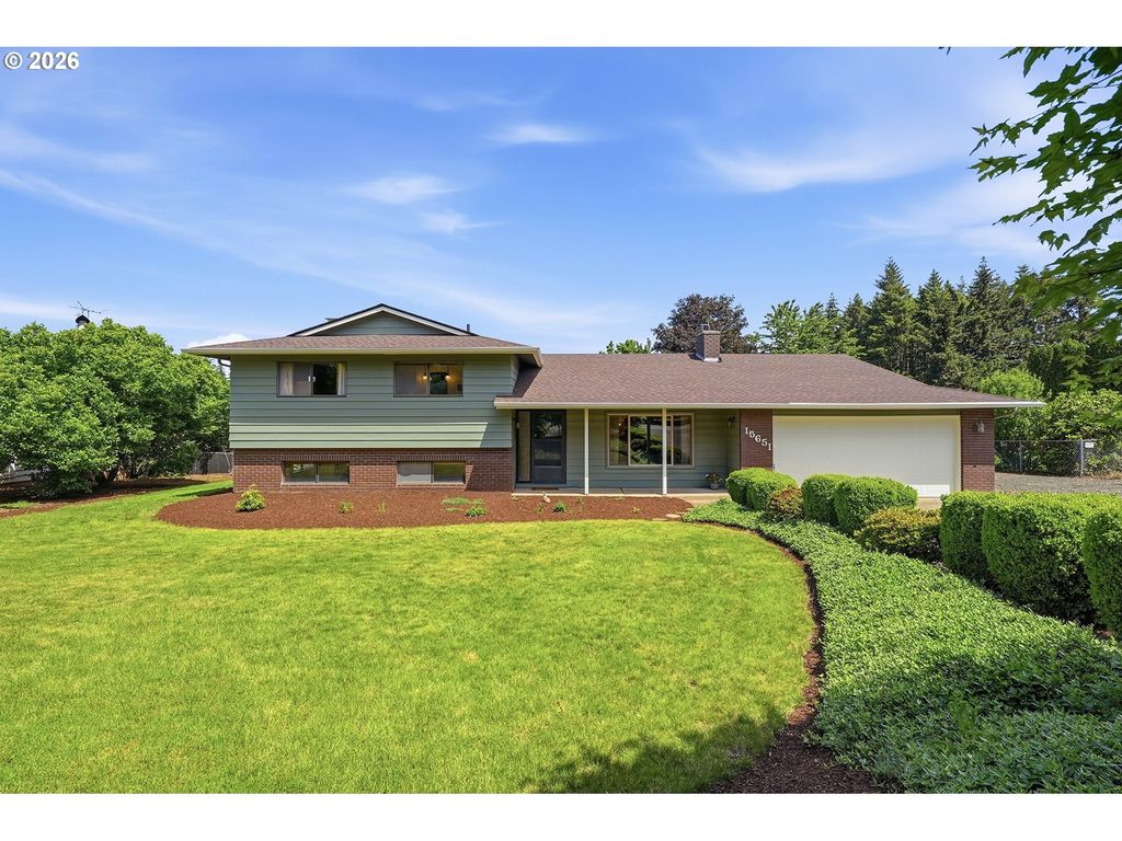 15651 HENRICI Rd, Oregon City, OR 97045