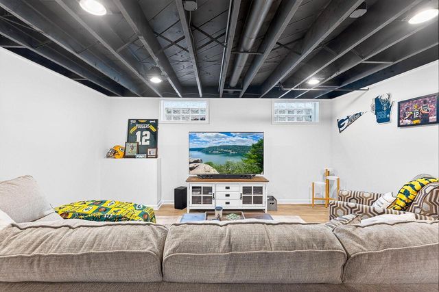 7413 W Ohio AVENUE, Milwaukee, WI 53219