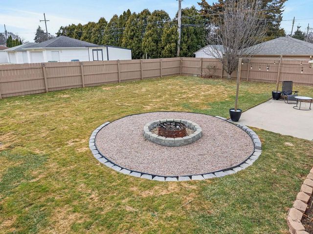 7413 W Ohio AVENUE, Milwaukee, WI 53219