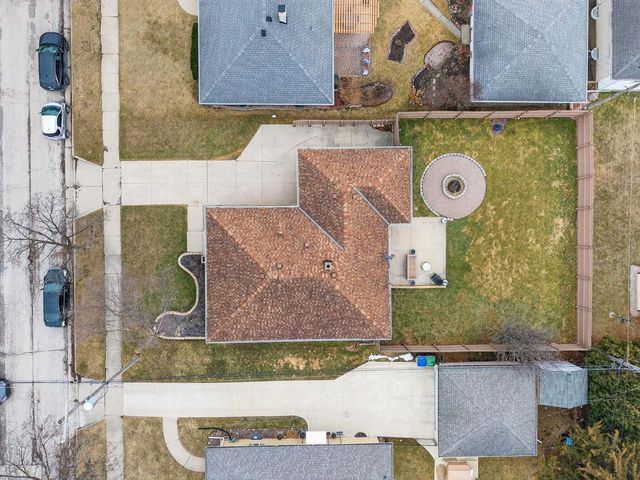 7413 W Ohio AVENUE, Milwaukee, WI 53219