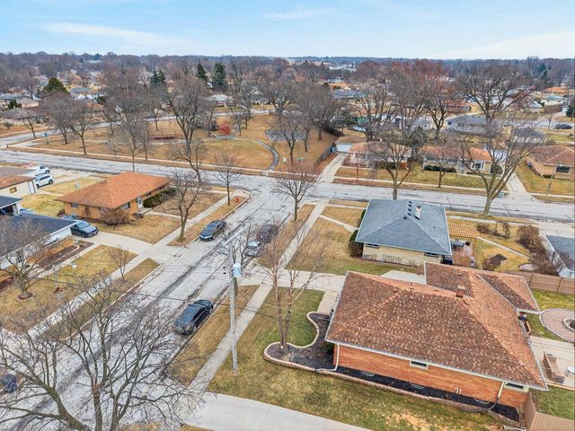 7413 W Ohio AVENUE, Milwaukee, WI 53219