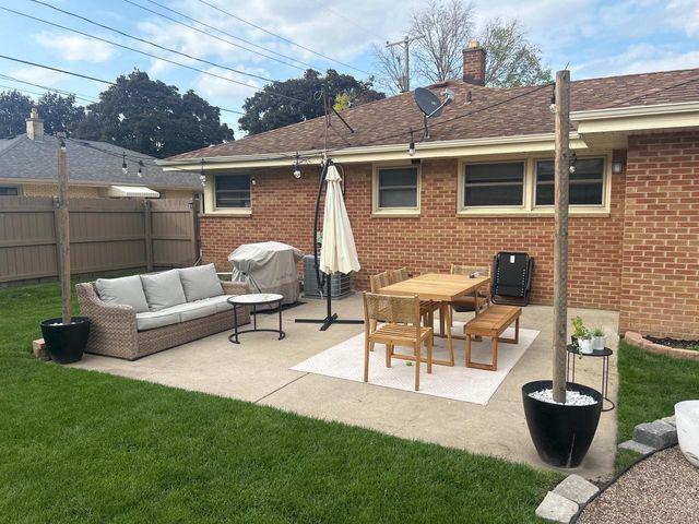 7413 W Ohio AVENUE, Milwaukee, WI 53219