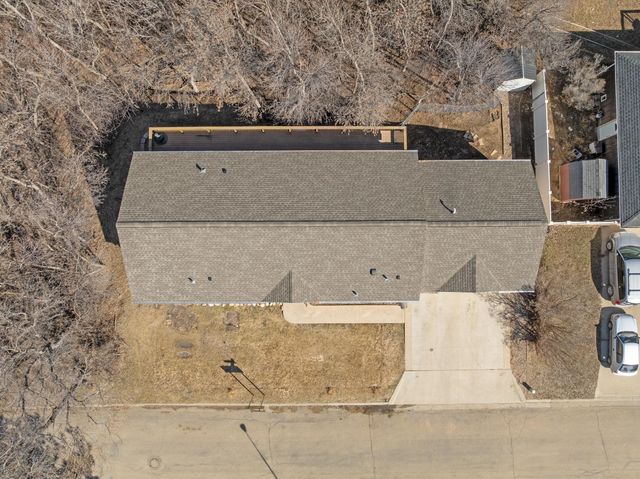 701 10th Ave SE, Minot, ND 58701