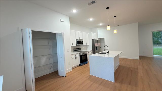 7250 N FREEPORT CIRCLE, Citrus Springs, FL 34434